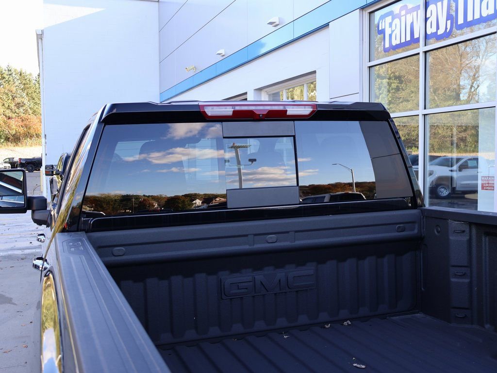 New 2025 GMC Sierra 2500 SLT w/ SLT Convenience Package image 32