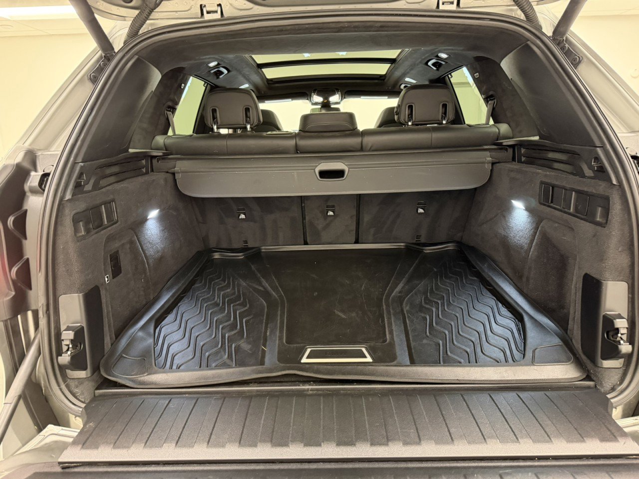 Used 2020 BMW X5 M Competition w/ Executive Package image 51