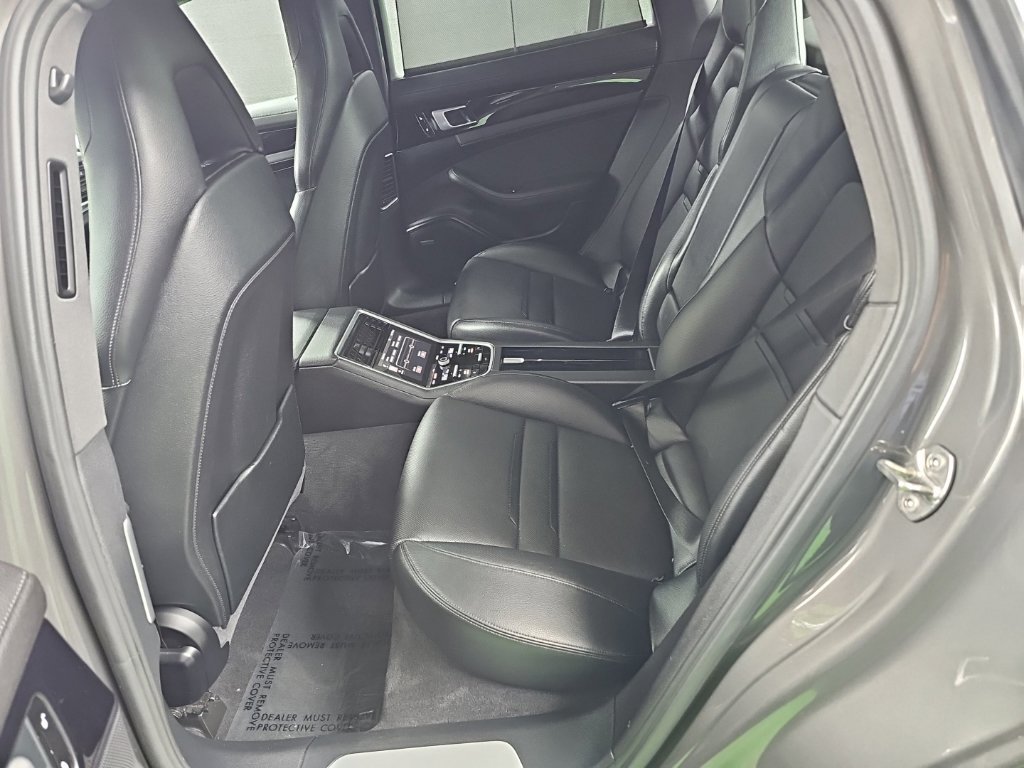 Used 2018 Porsche Panamera 4 AWD/4WD image 37