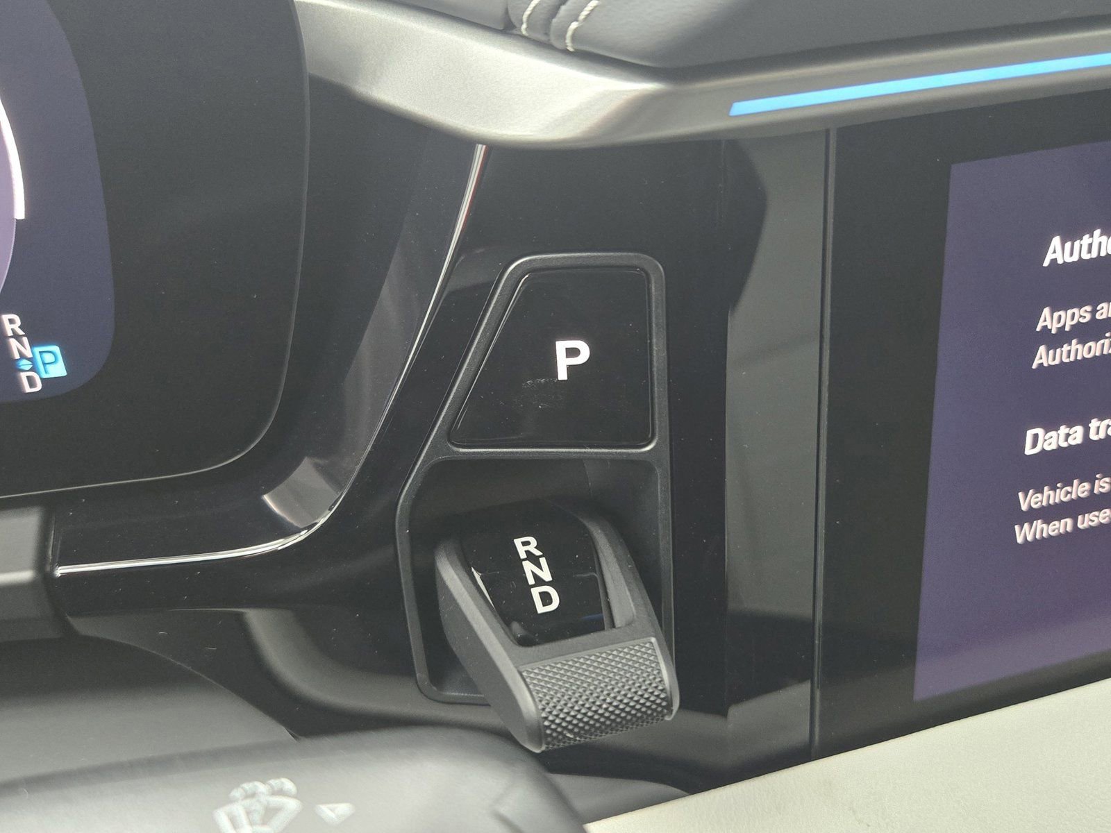 New 2025 Porsche Macan 4S Electric AWD/4WD image 24