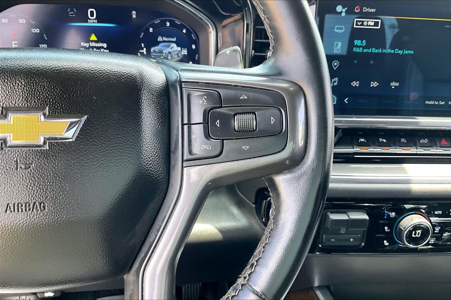 Used 2023 Chevrolet Silverado 1500 High Country w/ High Country Premium Package AWD/4WD image 43