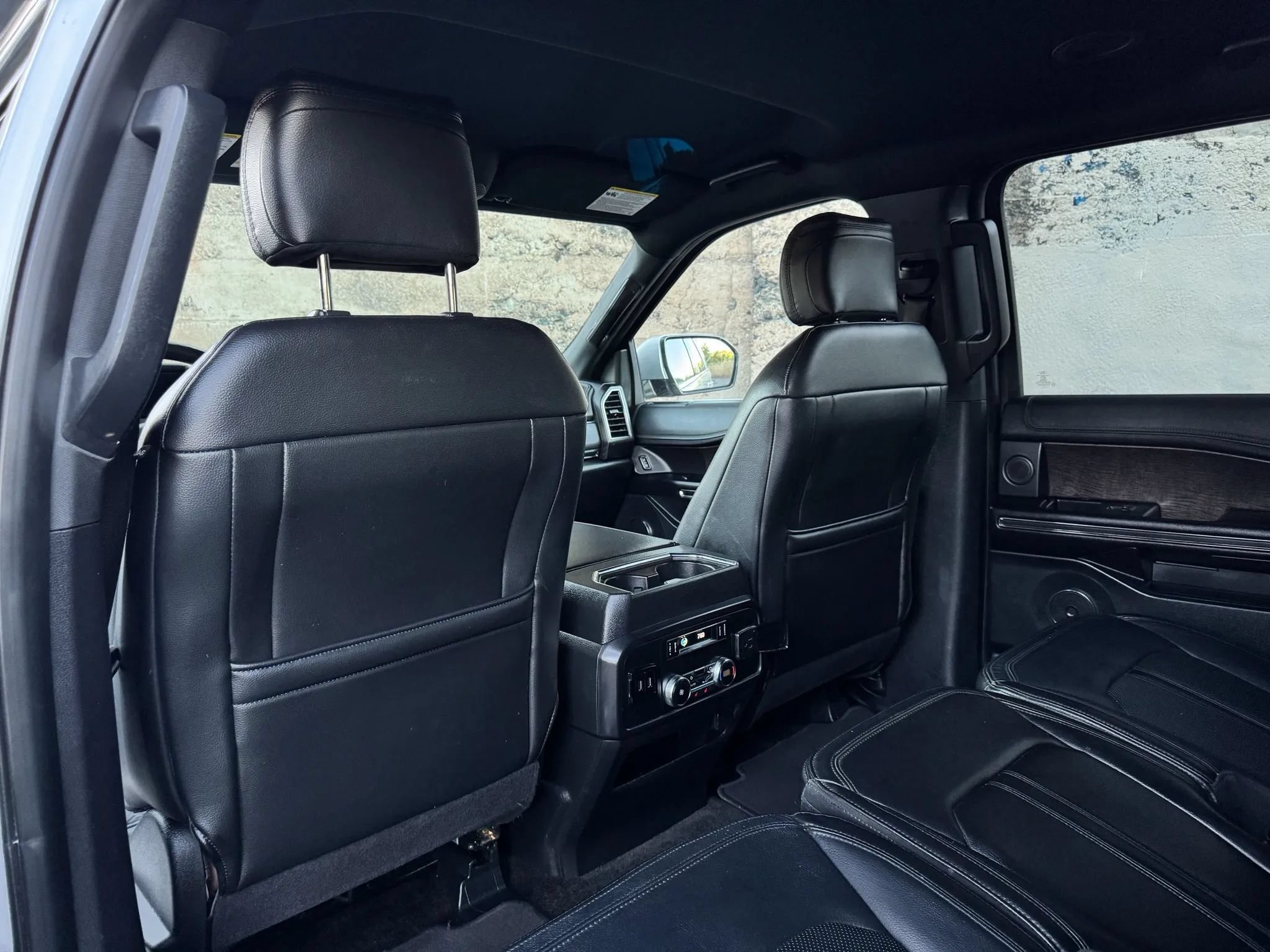 Used 2018 Ford Expedition Limited RWD image 27