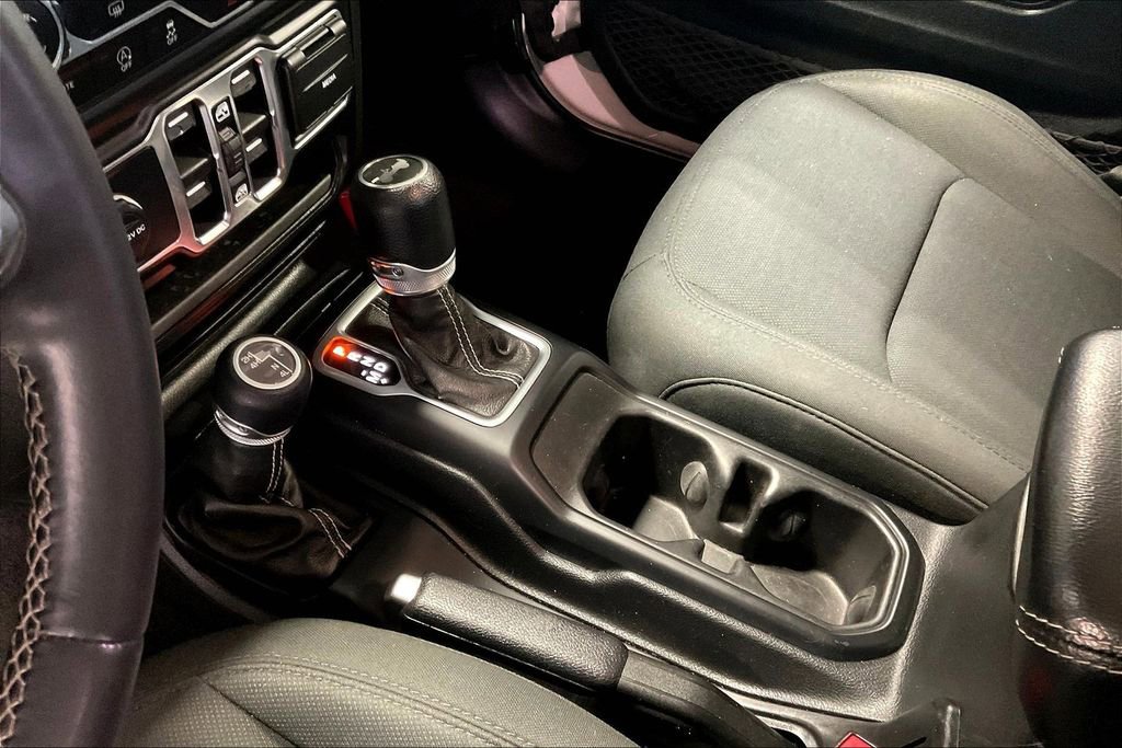 Used 2020 Jeep Wrangler Unlimited Sahara image 17