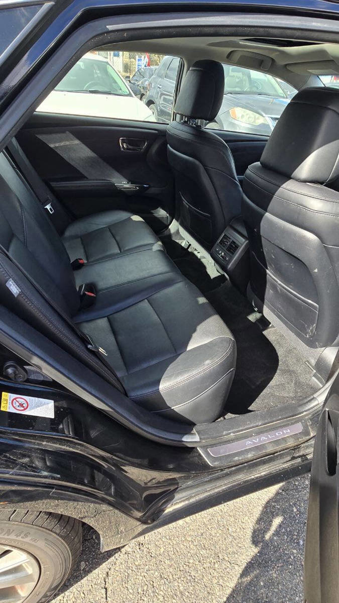 Used 2016 Toyota Avalon Limited w/ Toyota Safety Sense Package image 13