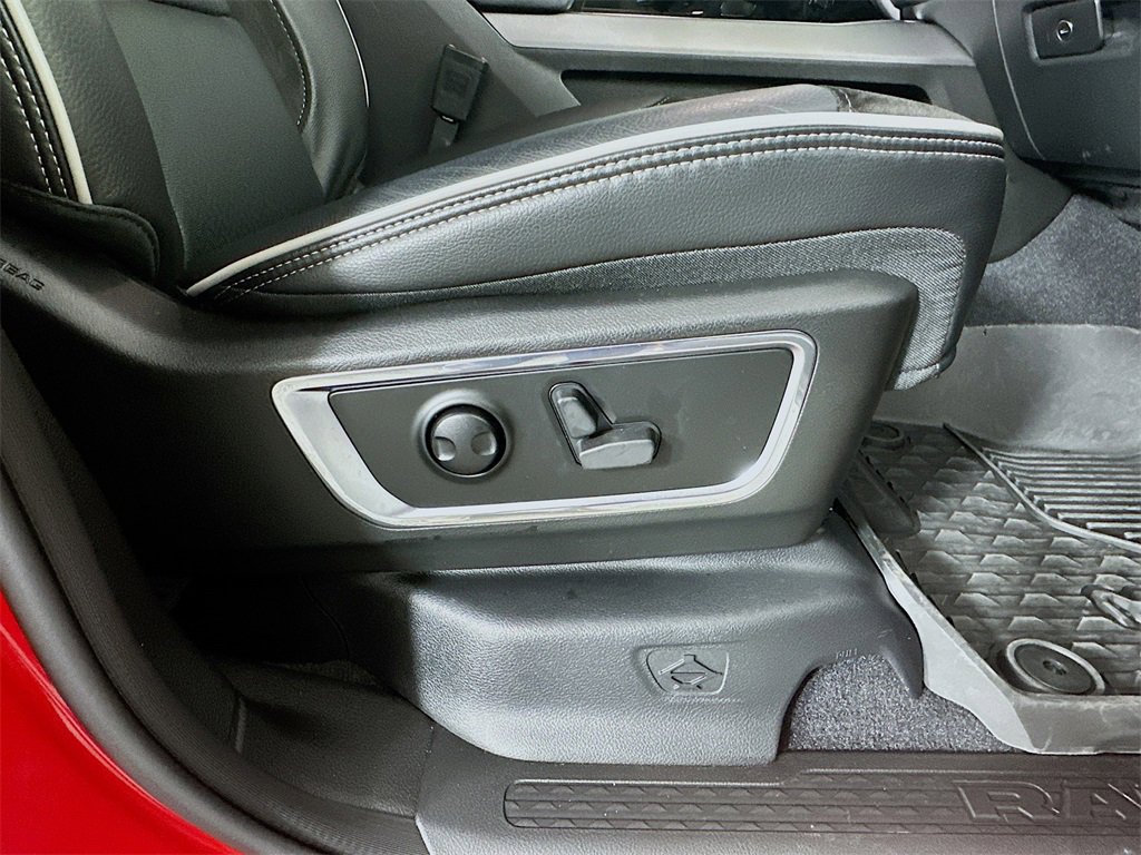 Used 2025 RAM 1500 Laramie w/ Night Edition image 24