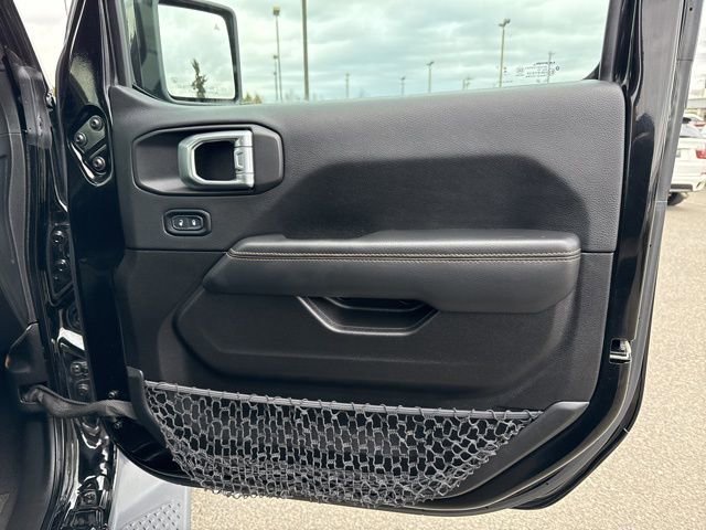 Used 2023 Jeep Gladiator Overland image 14