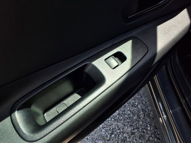 Used 2025 Hyundai Elantra Limited image 18