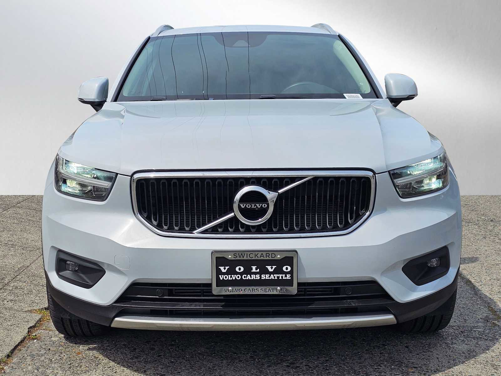 Used 2021 Volvo XC40 T5 Momentum w/ Protection Package Premier AWD/4WD image 8