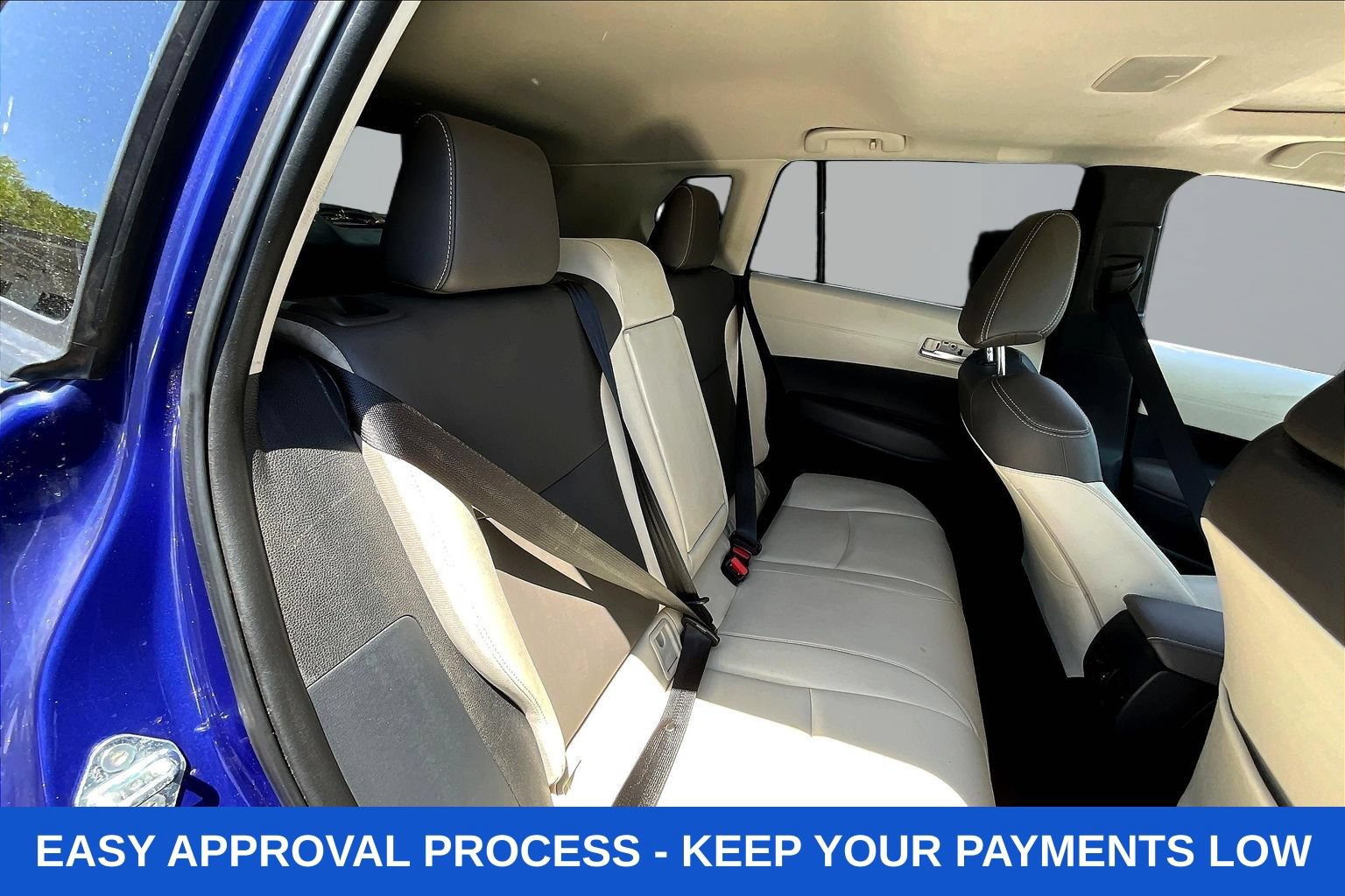 Used 2022 Toyota Corolla Cross XLE w/ Convenience Package FWD image 31