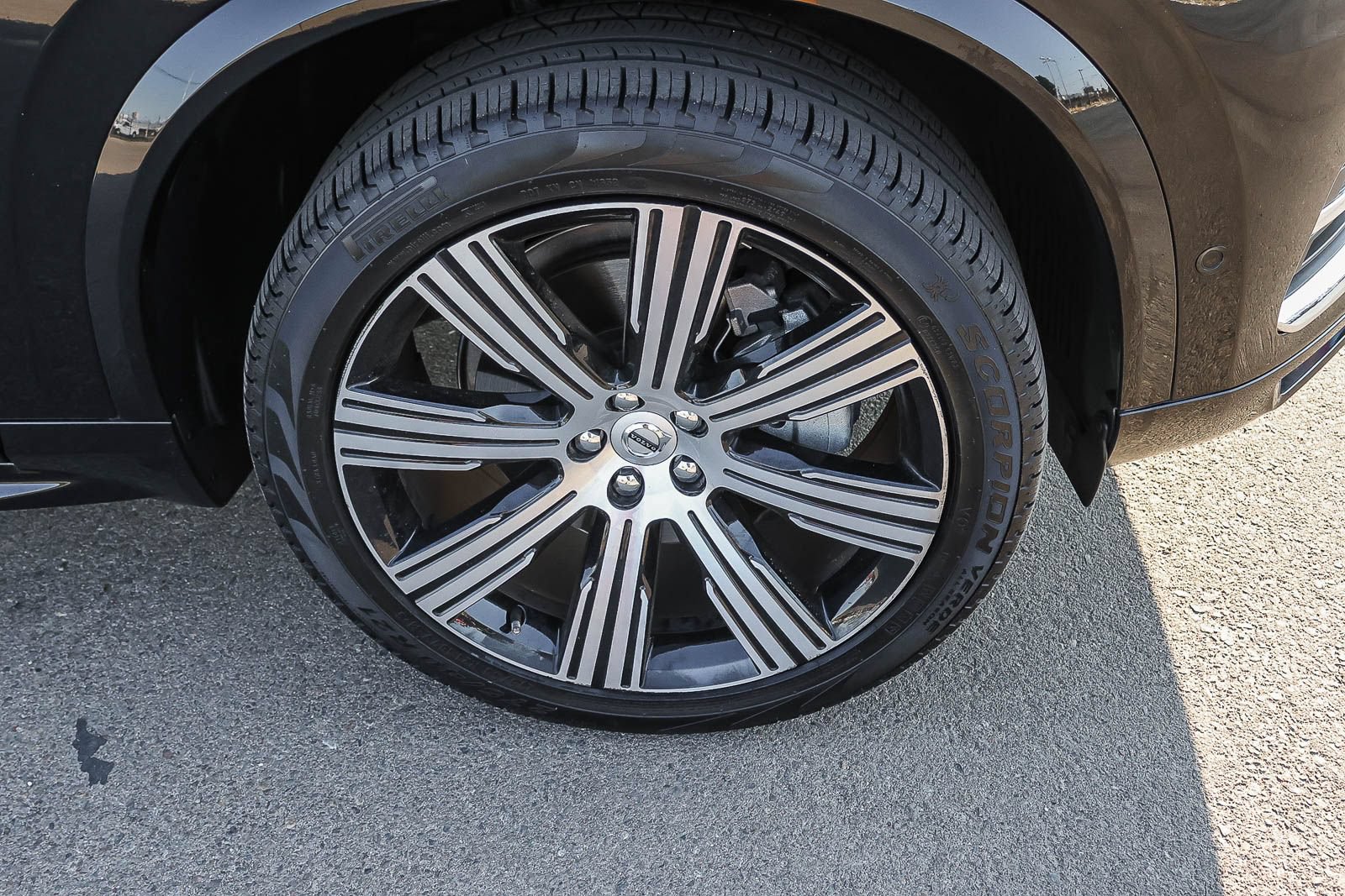 Used 2023 Volvo XC90 B6 Ultimate w/ Protection Package Premier AWD/4WD image 15