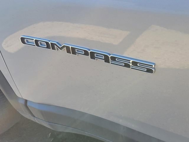 Used 2024 Jeep Compass Limited image 8