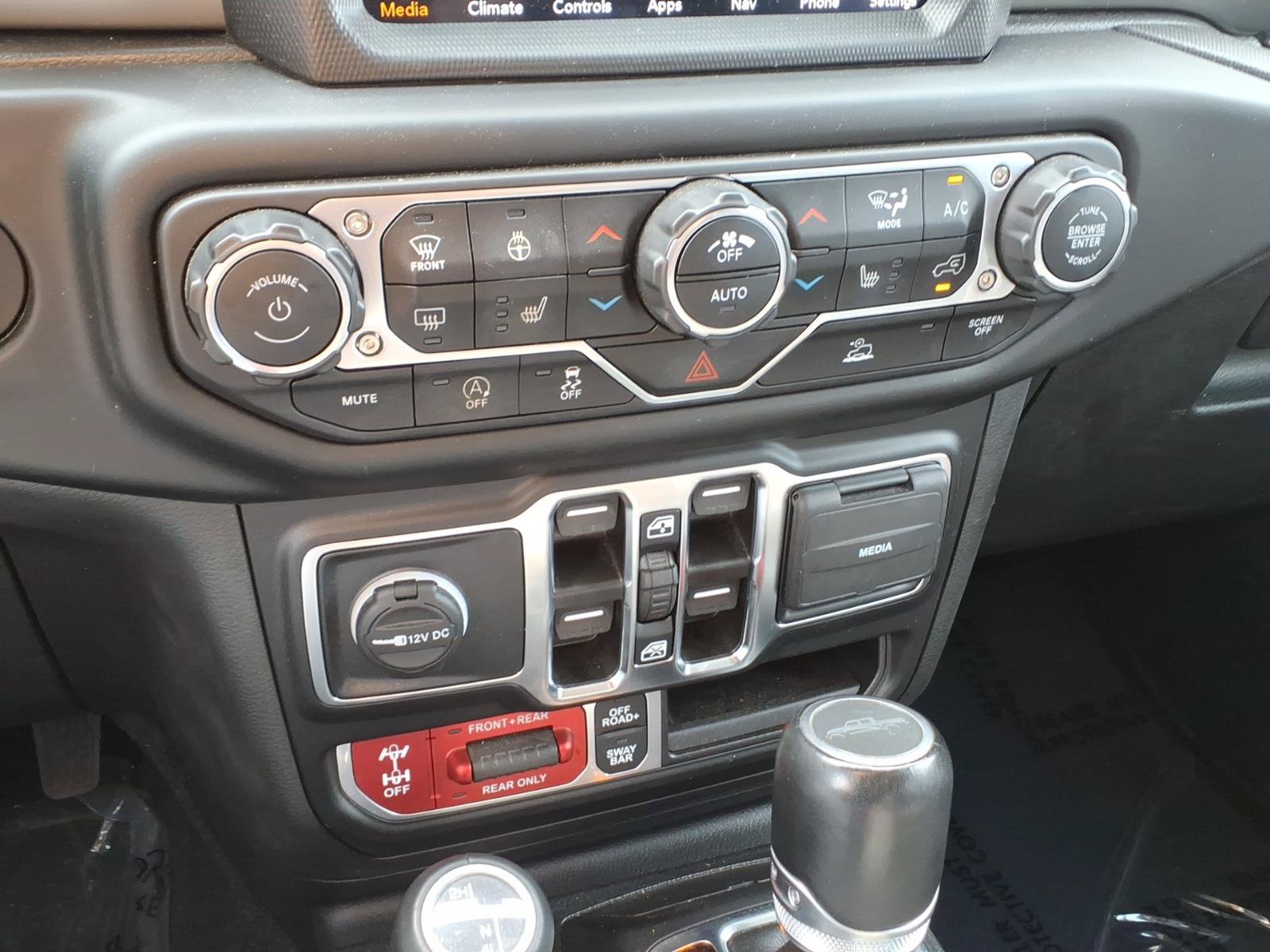 Used 2022 Jeep Gladiator Rubicon w/ LED Lighting Group AWD/4WD image 17