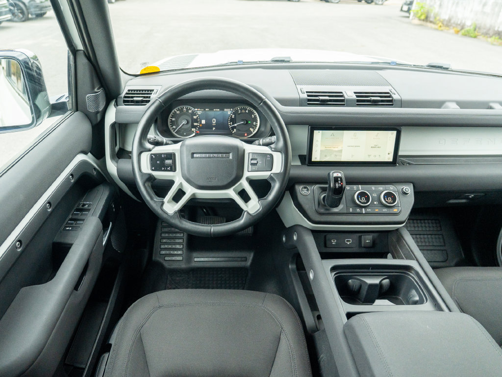 Used 2023 Land Rover Defender 110 AWD/4WD image 13