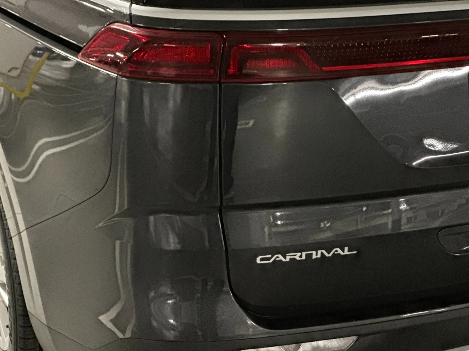 Certified 2024 Kia Carnival LX image 27