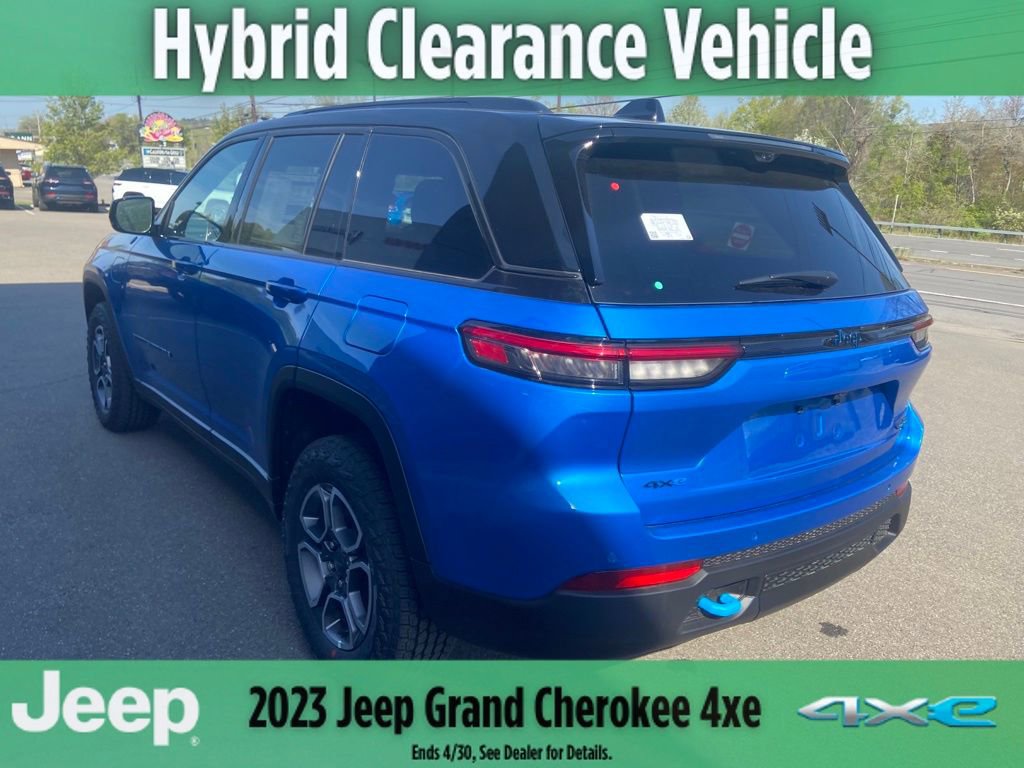 New 2023 Jeep Grand Cherokee Trailhawk w/ Luxury Tech Group III image 8