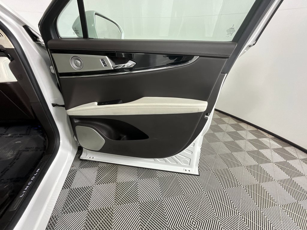 Used 2022 Lincoln Nautilus Black Label w/ Class II Trailer Tow Package image 21