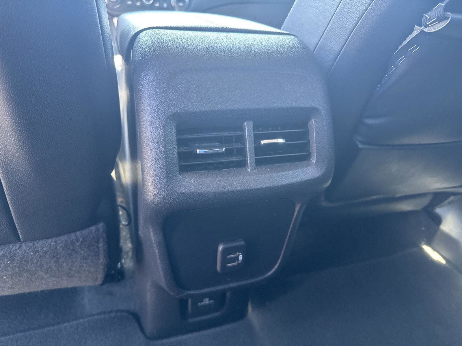 Used 2022 GMC Terrain SLT AWD/4WD image 10