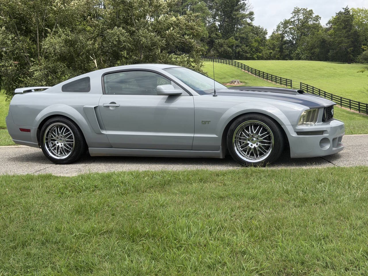Used 2005 Ford Mustang GT Premium RWD image 30