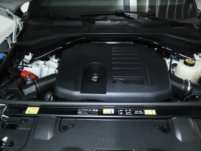 Used 2025 Land Rover Range Rover SE AWD/4WD image 36