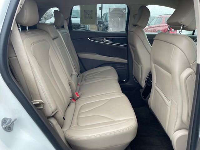 Used 2023 Lincoln Nautilus Standard w/ Premium Package image 32