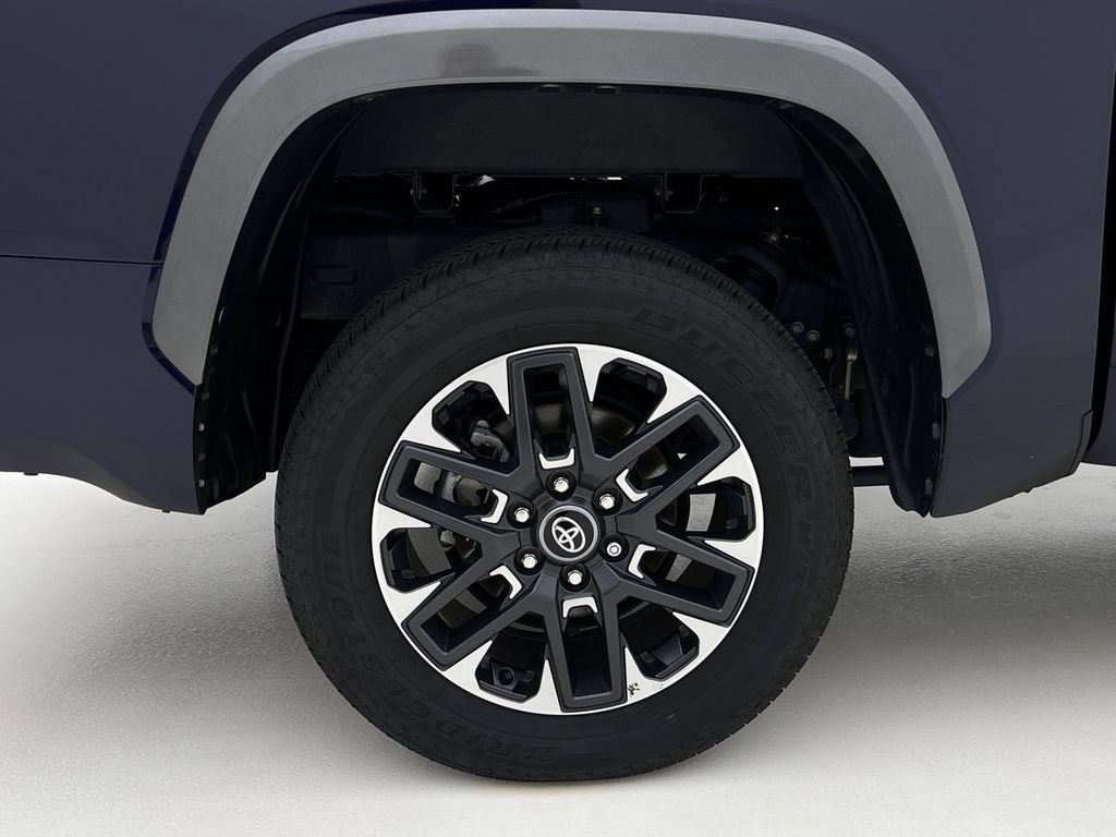 Used 2025 Toyota Tundra Limited AWD/4WD image 29