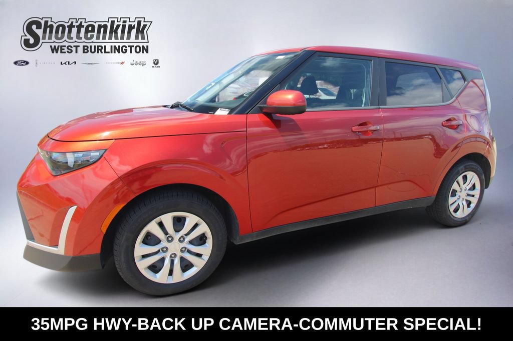 Used 2023 Kia Soul LX FWD image 1