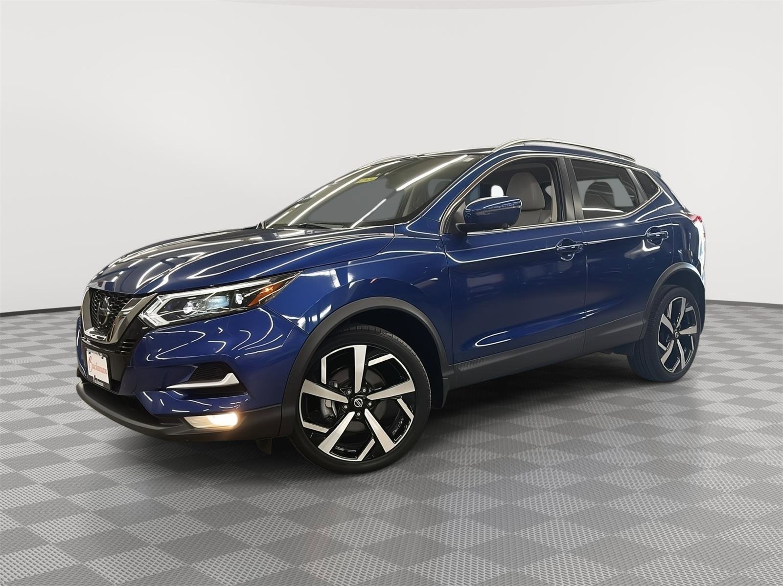 Used 2021 Nissan Rogue Sport SL w/ Premium Package image 3