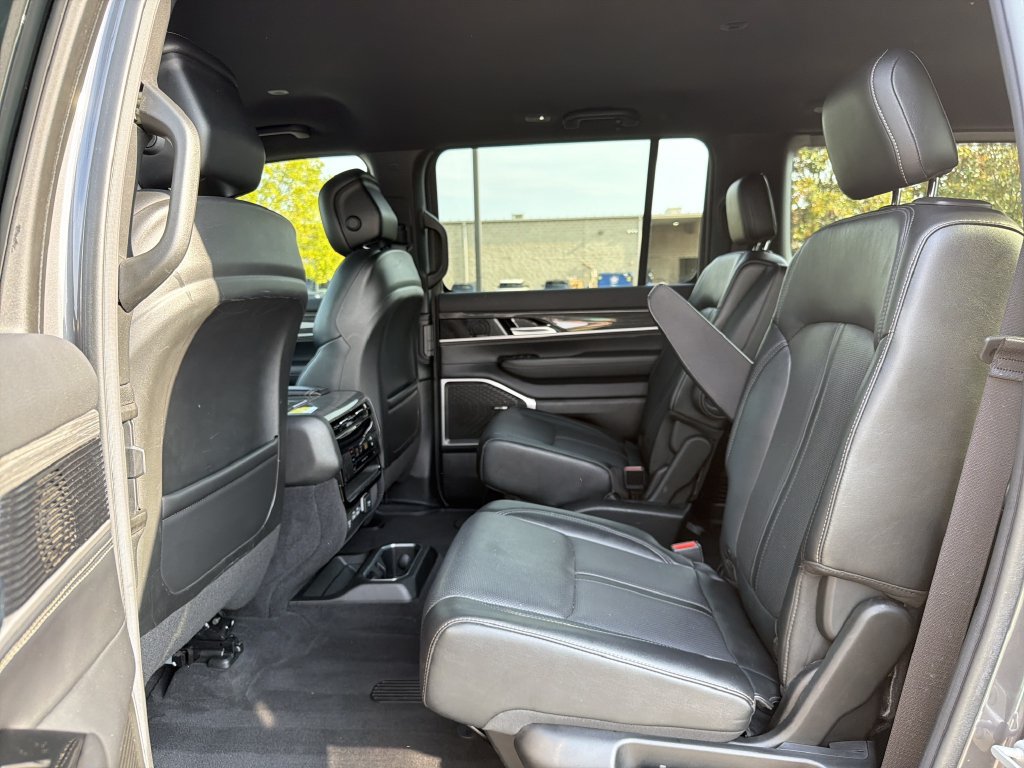 Used 2022 Jeep Wagoneer Series III w/ Flexible Seating Group RWD image 13