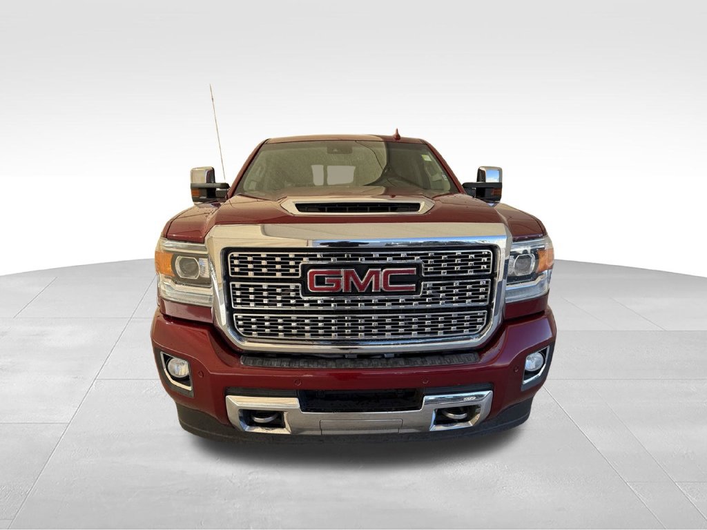 Used 2018 GMC Sierra 3500 Denali w/ Duramax Plus Package AWD/4WD image 4