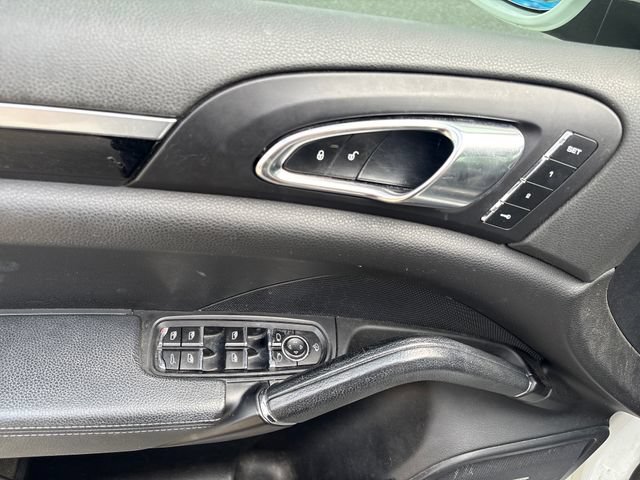 Used 2015 Porsche Cayenne Diesel AWD/4WD image 16