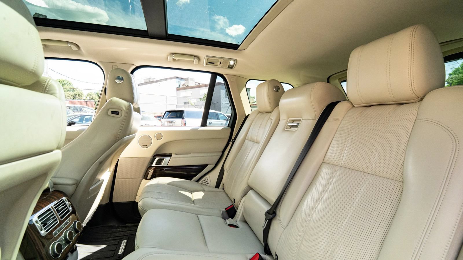 Used 2014 Land Rover Range Rover Supercharged AWD/4WD image 29