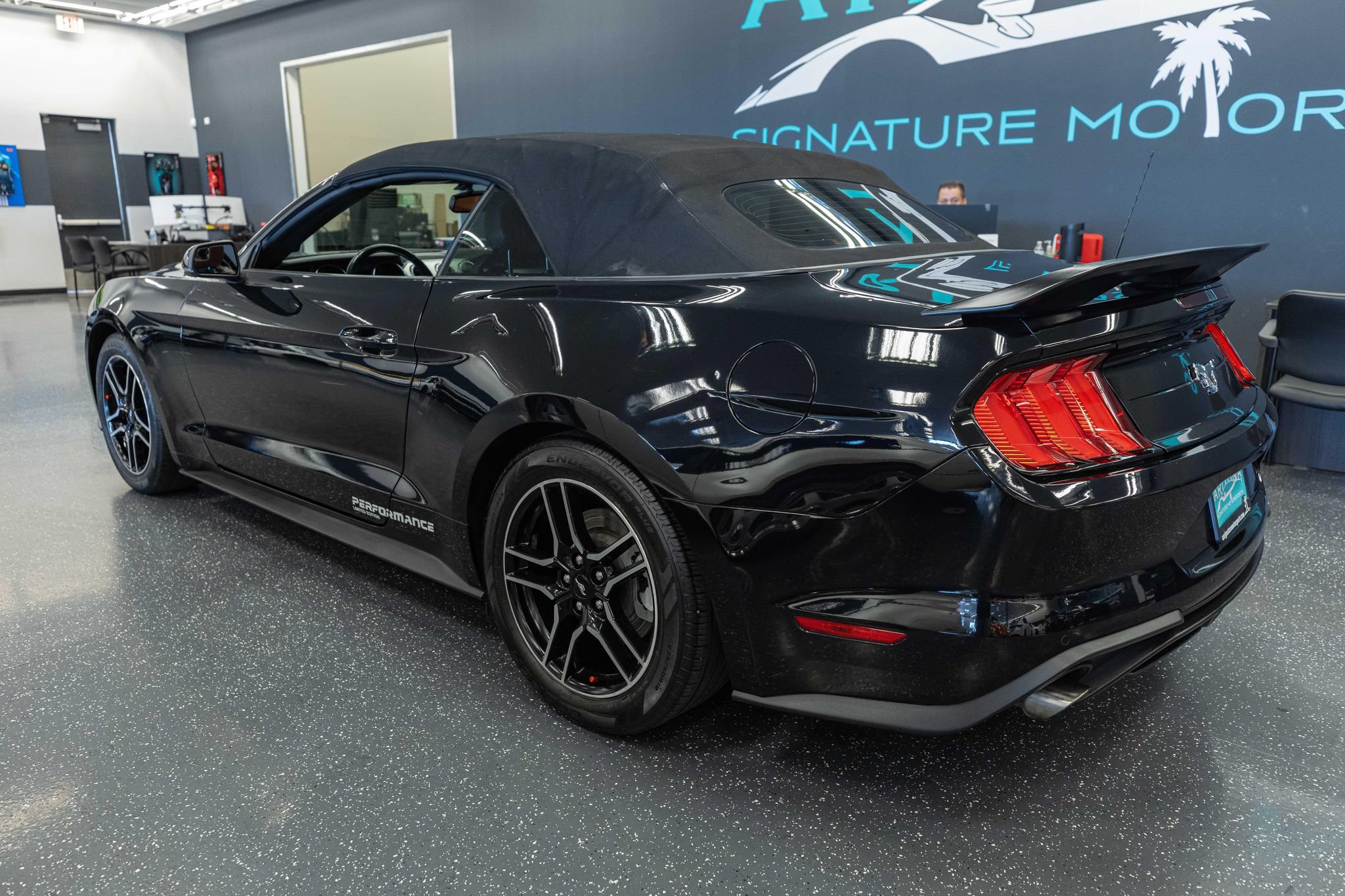 Used 2020 Ford Mustang Premium RWD image 9