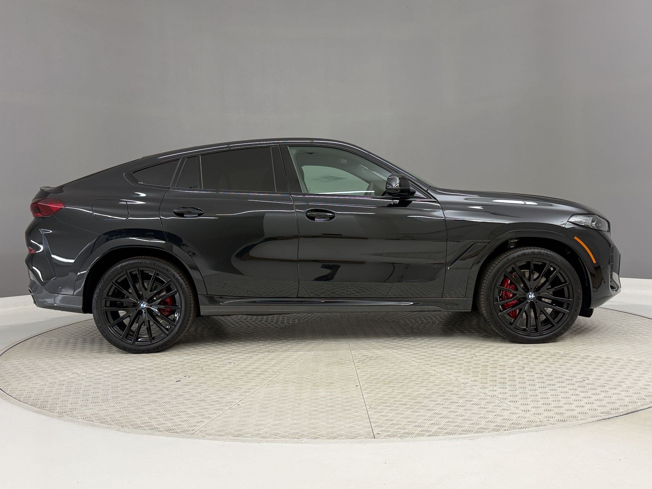 New 2027 BMW X6 xDrive40i w/ Premium Package AWD/4WD image 8