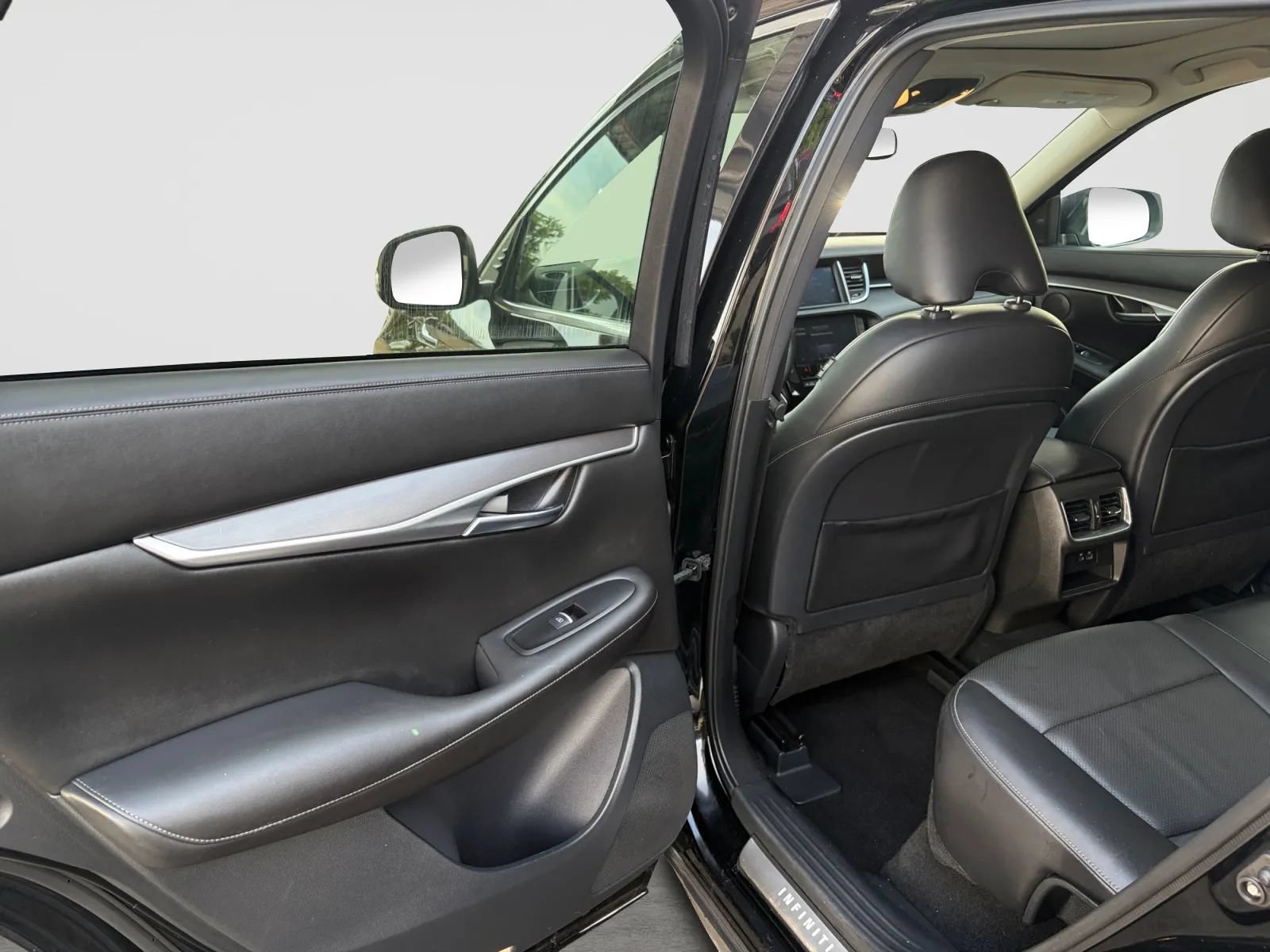 Used 2022 INFINITI QX50 Luxe AWD/4WD image 14