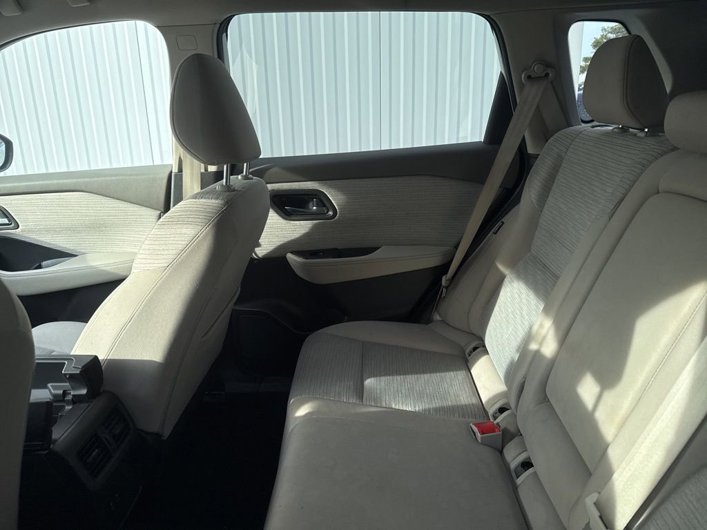 Used 2023 Nissan Rogue SV image 10