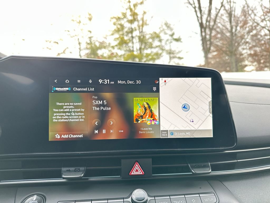 Used 2025 Hyundai Elantra SEL image 35