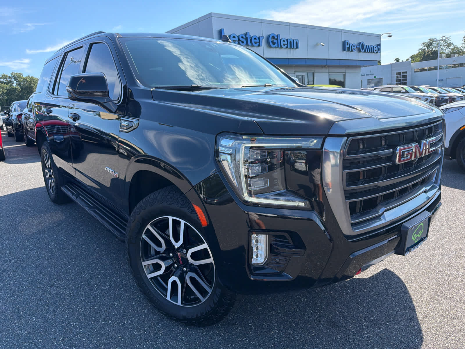 Certified 2022 GMC Yukon AT4 w/ Technology Package AWD/4WD image 3