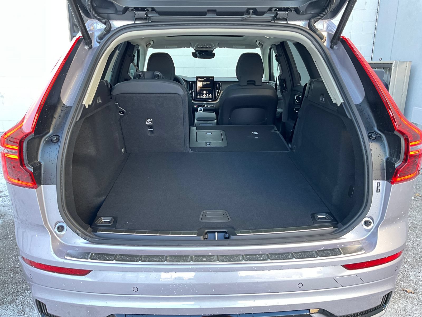 New 2026 Volvo XC60 B5 Plus w/ Protection Package Premier AWD/4WD image 26