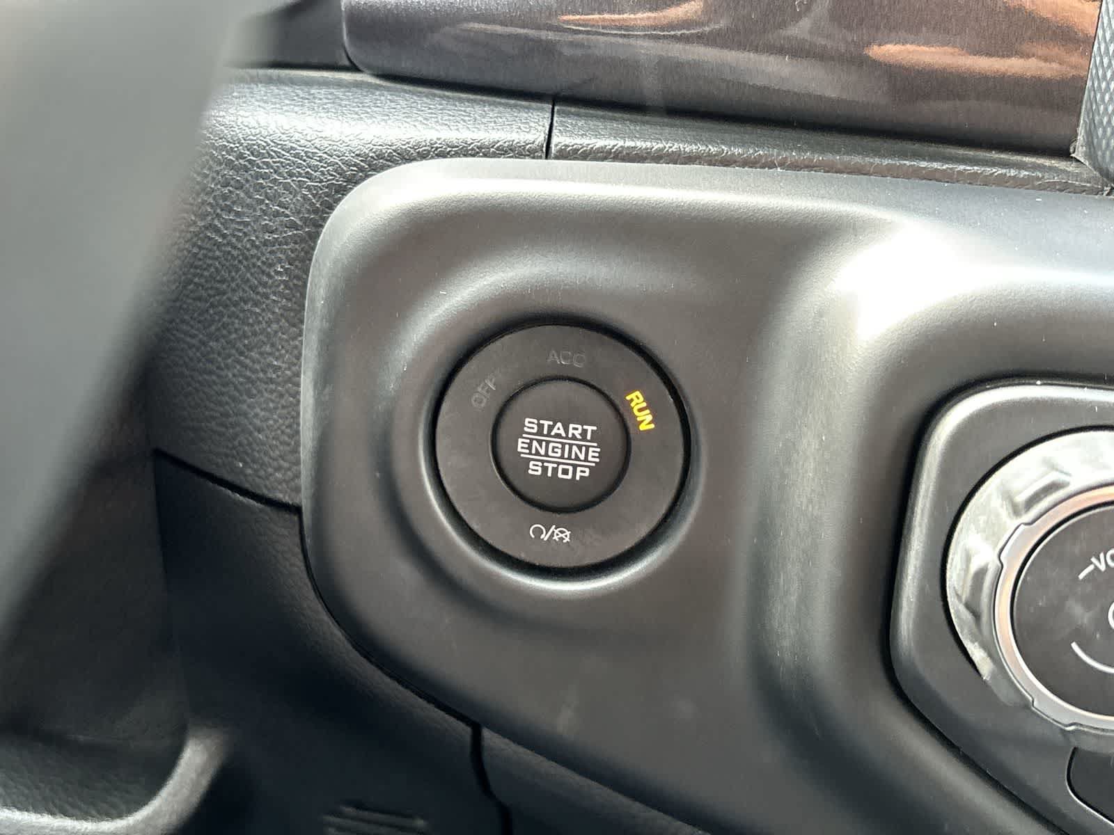 Certified 2021 Jeep Wrangler Unlimited Sahara AWD/4WD image 23