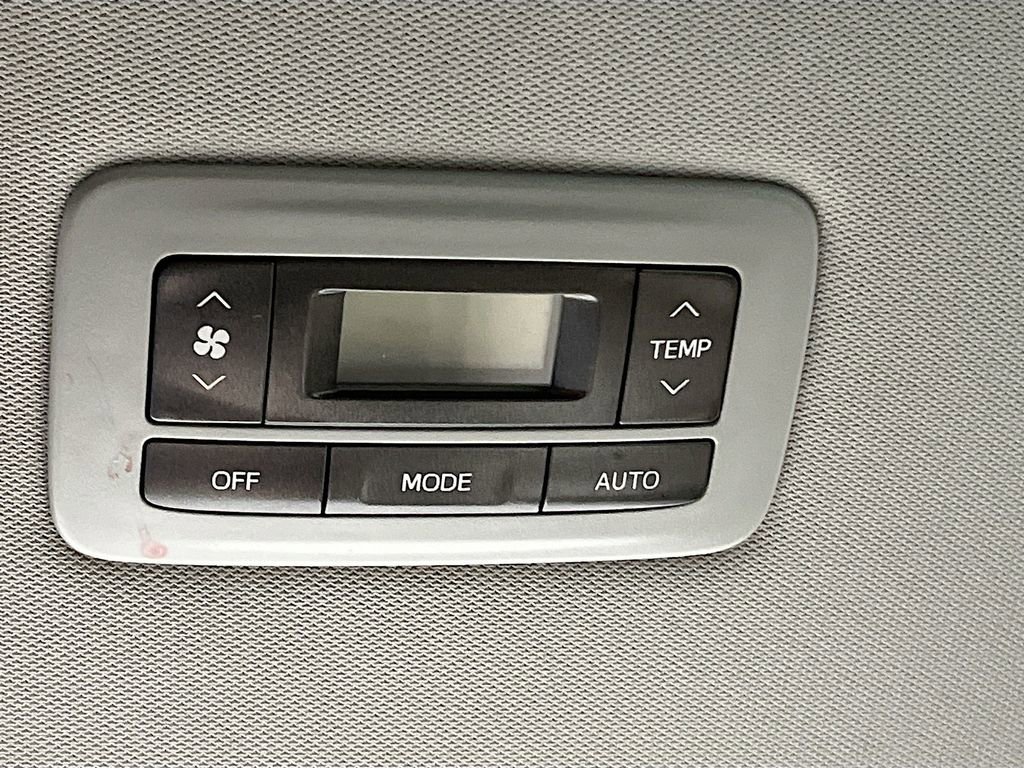 Used 2017 Toyota Sienna XLE image 25