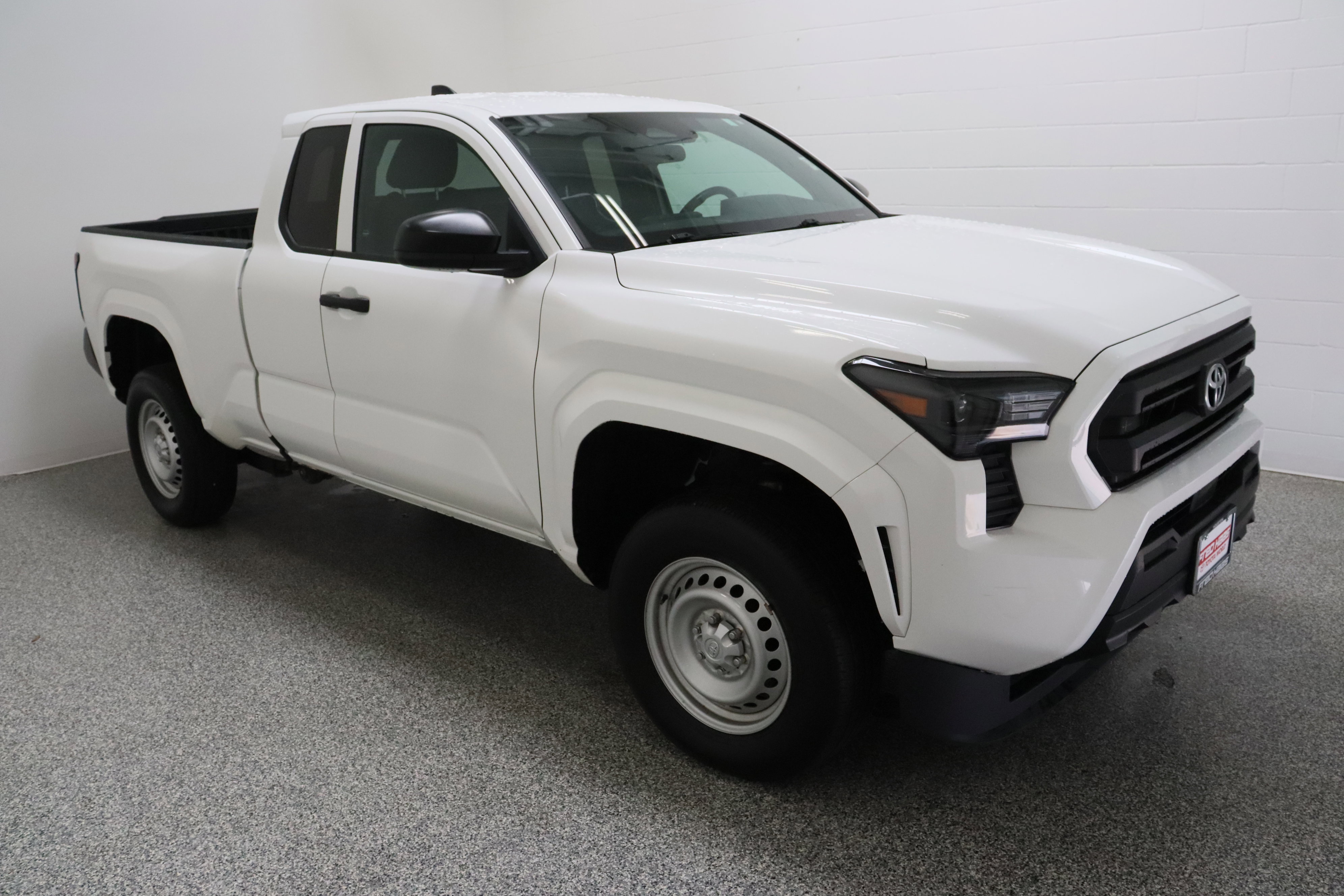 Used 2024 Toyota Tacoma SR RWD image 4