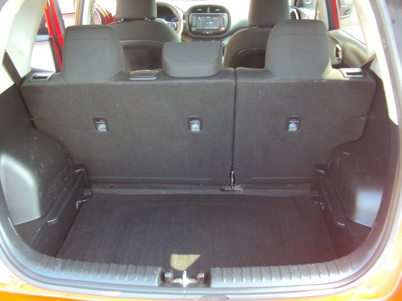 Used 2020 Kia Soul LX FWD image 12