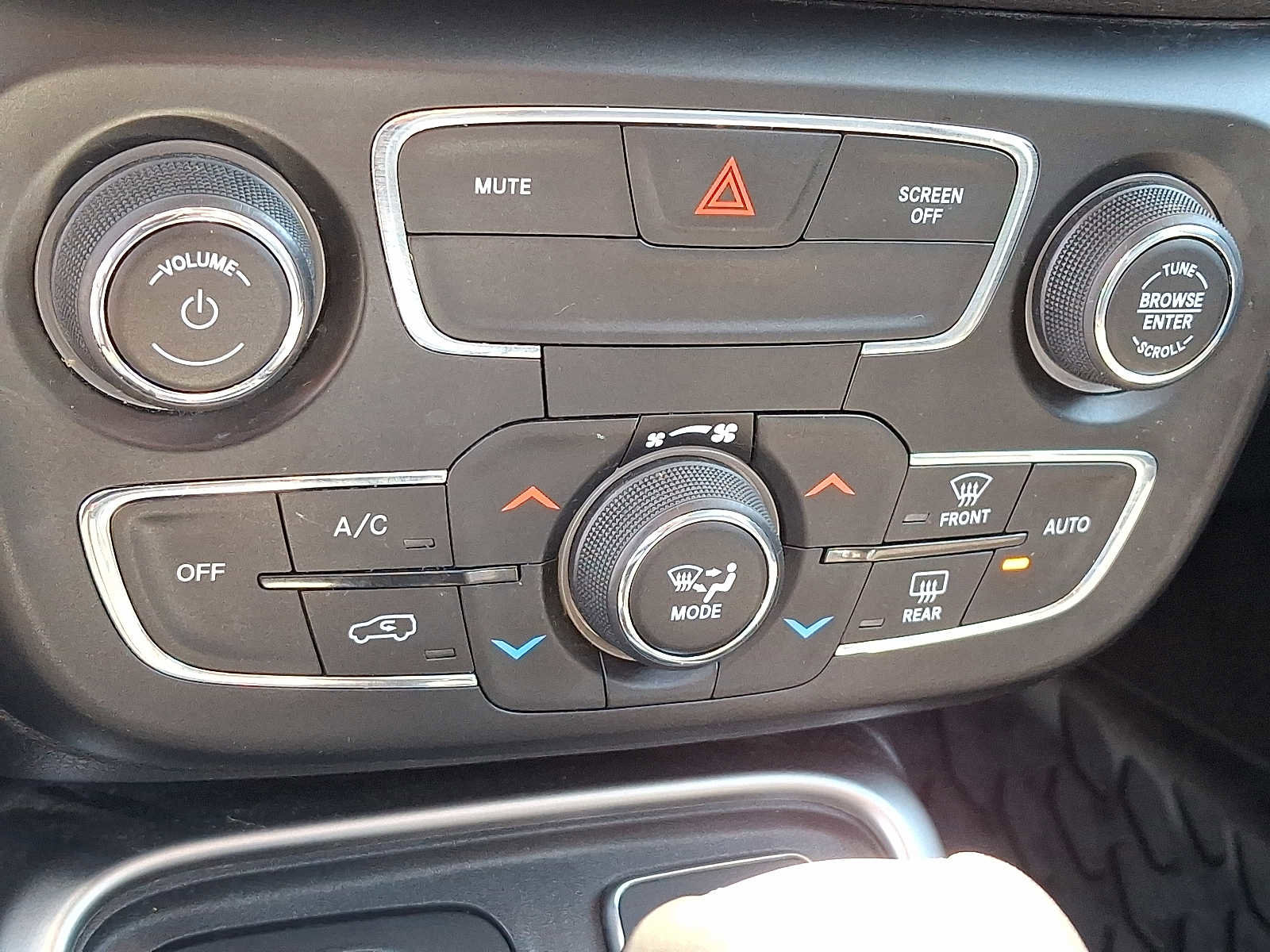 Certified 2021 Jeep Compass Latitude image 17