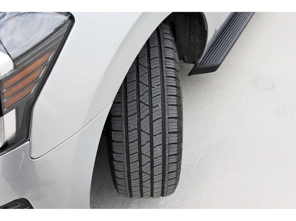 Certified 2023 Ford Expedition XLT image 30