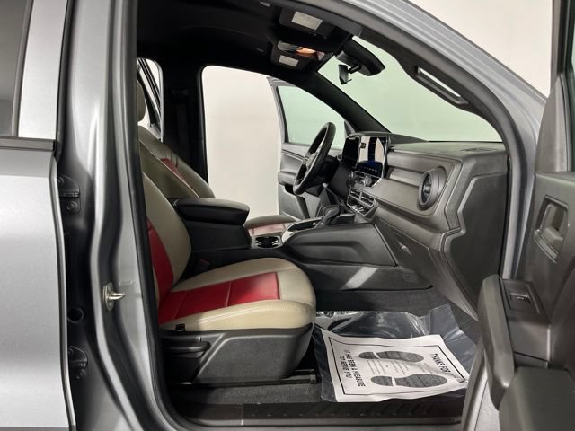 Used 2023 Chevrolet Colorado Trail Boss w/ Technology Package AWD/4WD image 40