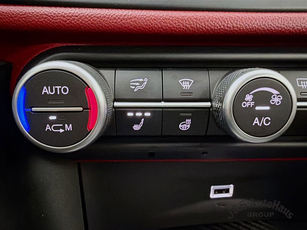Used 2019 Alfa Romeo Giulia Quadrifoglio w/ Driver Assist Dynamic Package RWD image 25