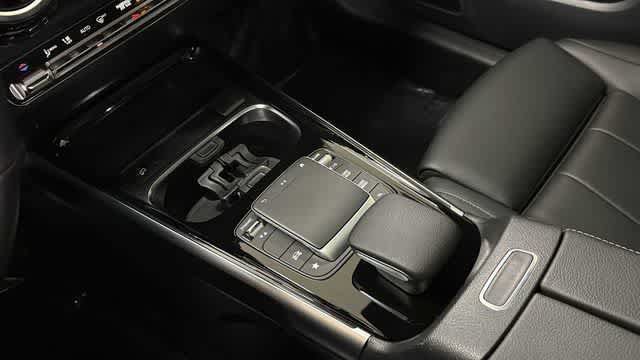 Used 2022 Mercedes-Benz GLB 250 4MATIC image 22
