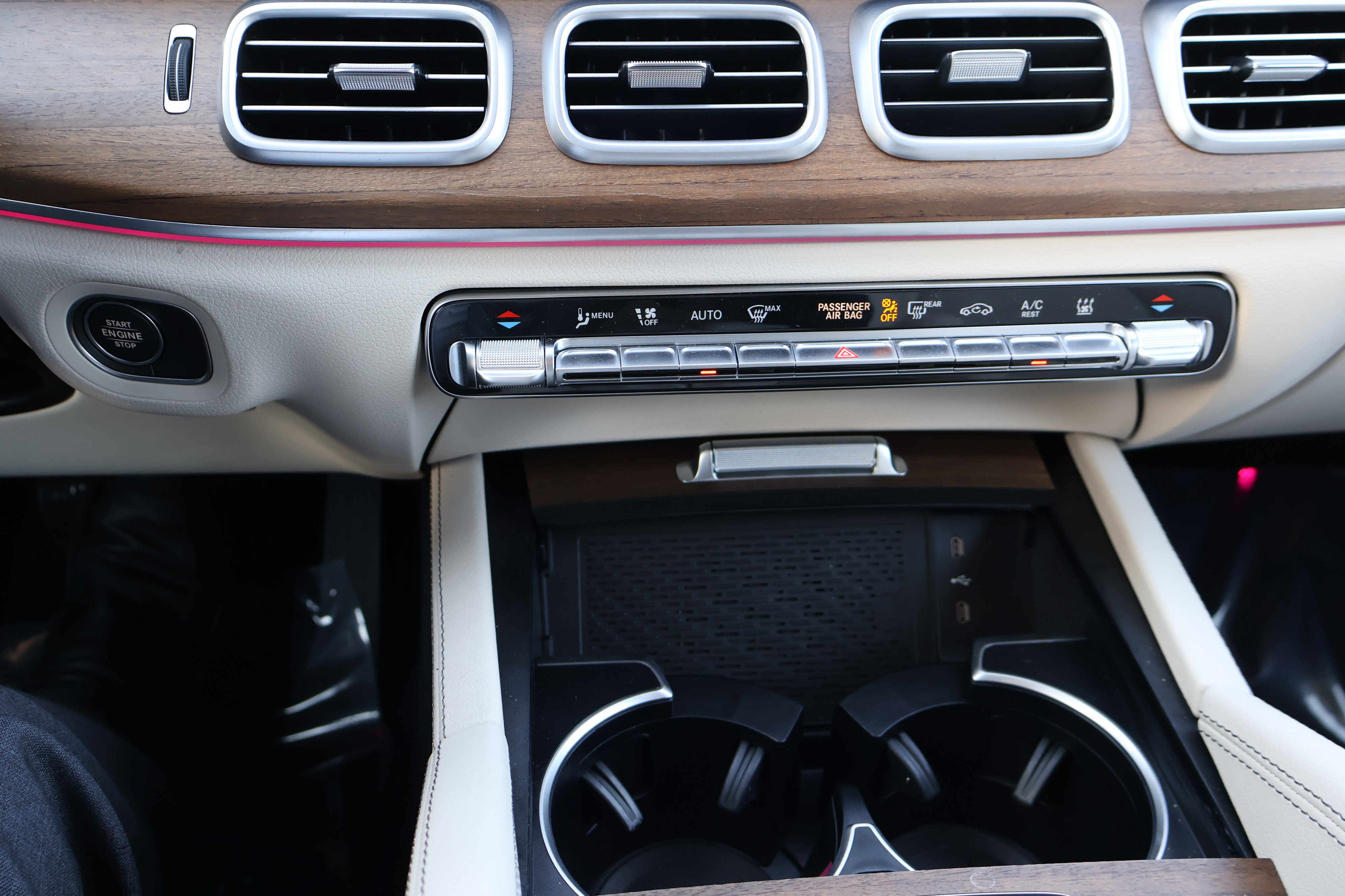 Used 2025 Mercedes-Benz GLE 450e 4MATIC image 42