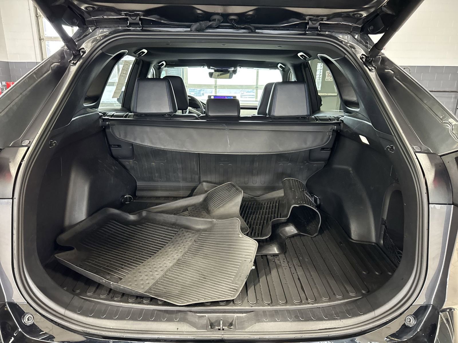 Used 2024 Toyota RAV4 XSE w/ Weather Package image 39