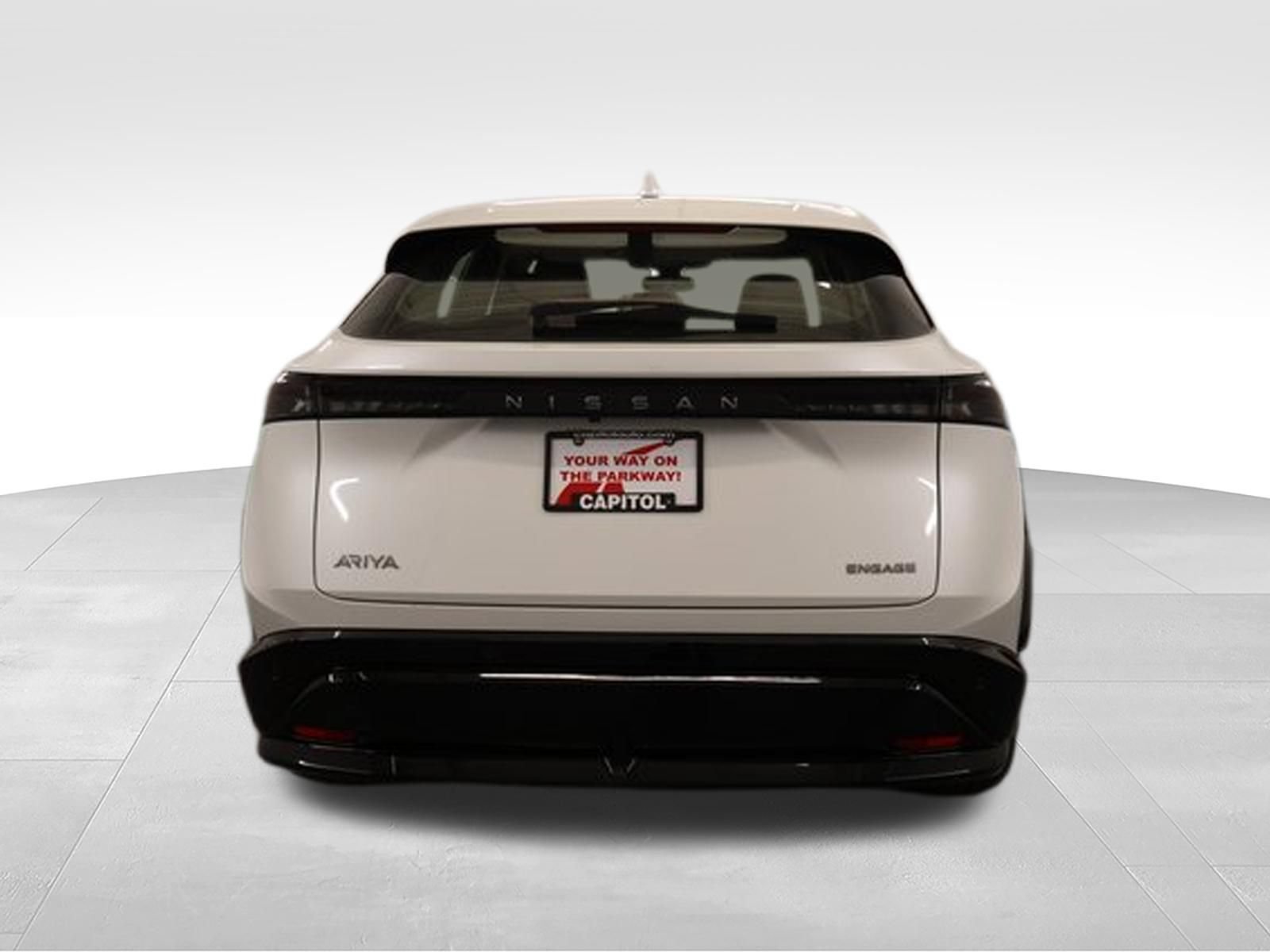 Used 2024 Nissan Ariya FWD image 3